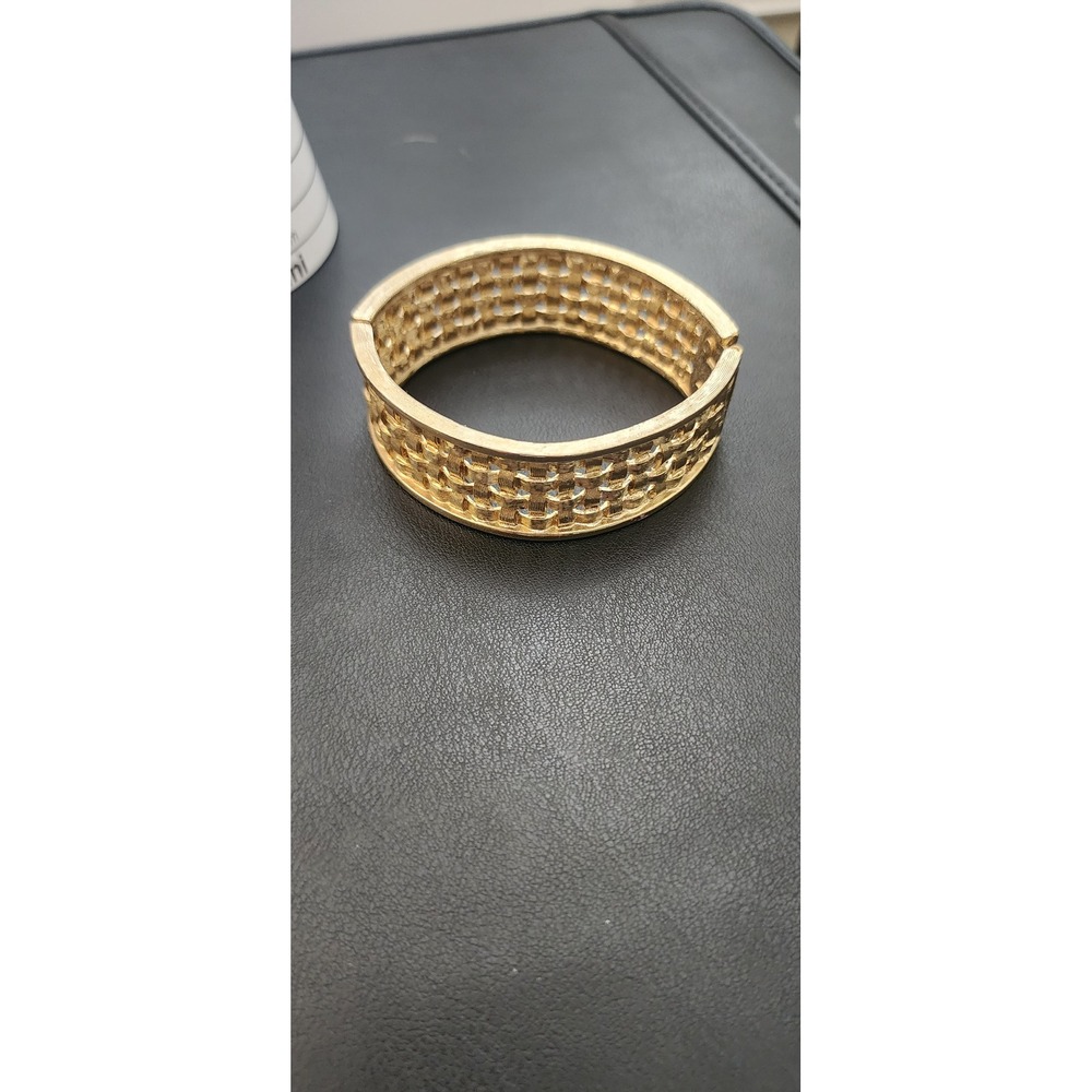 Sarah Coventry Vintage Gold Tone Woven Basketweave Hinged Cuff Bracelet